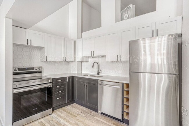 Building Photo - 720 16th St St