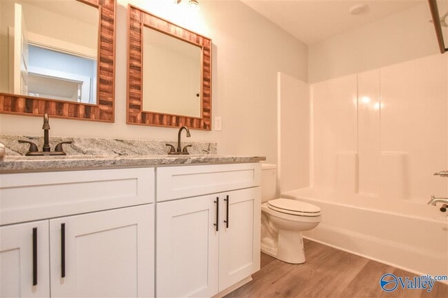 Building Photo - 300 Stone Hill Dr
