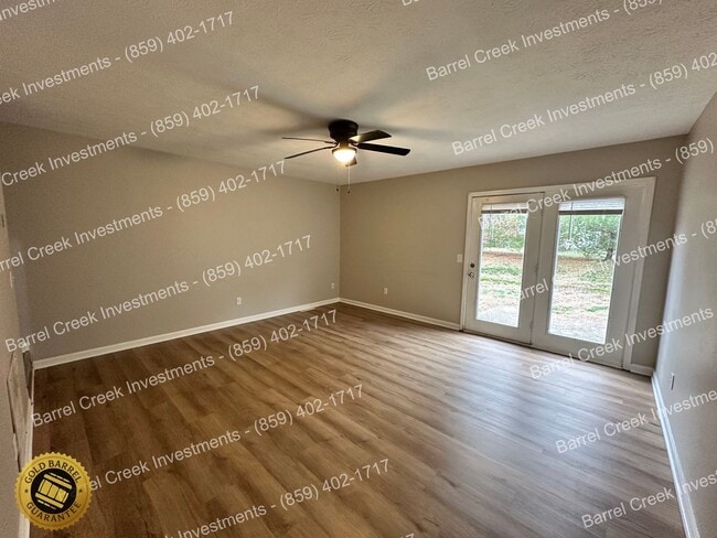 Building Photo - 2-Bed 1.5-Bath Townhome