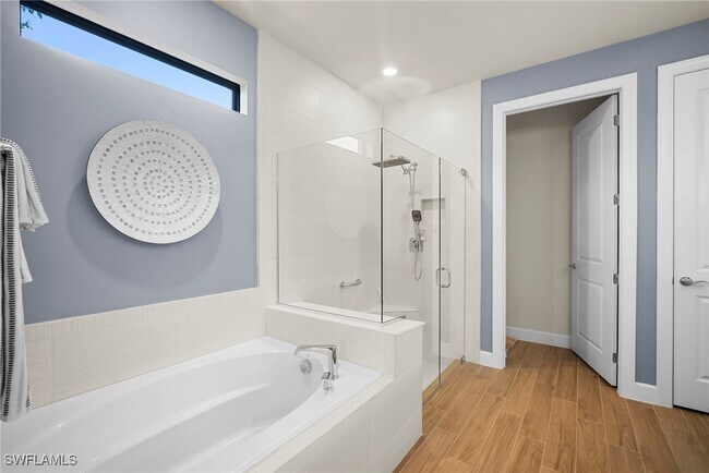 Building Photo - 9774 Everglades Dr