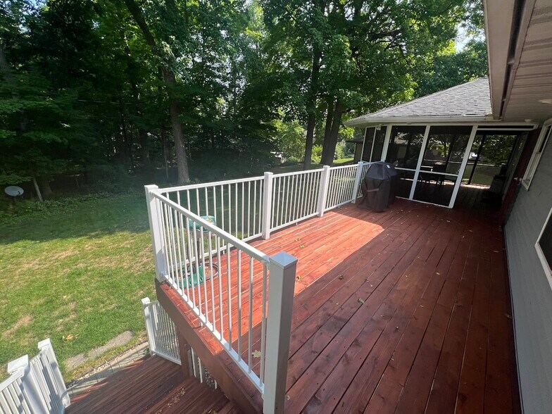 Building Photo - 919 Magdeline Dr