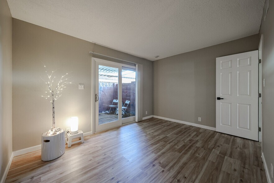 Building Photo - 6818 N 35th Ave