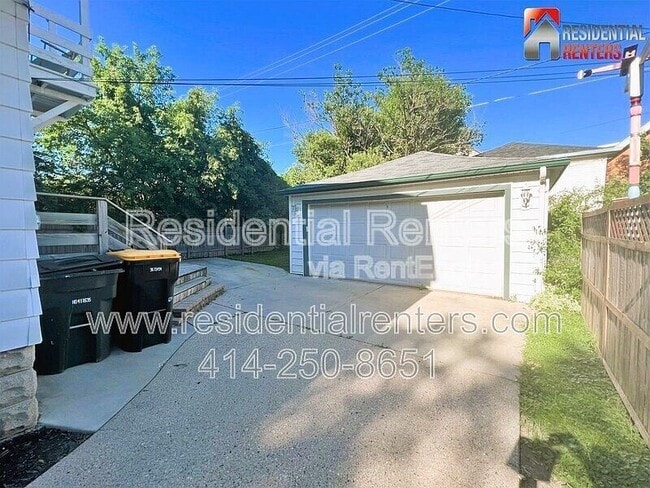 Building Photo - 2372 N 61st St