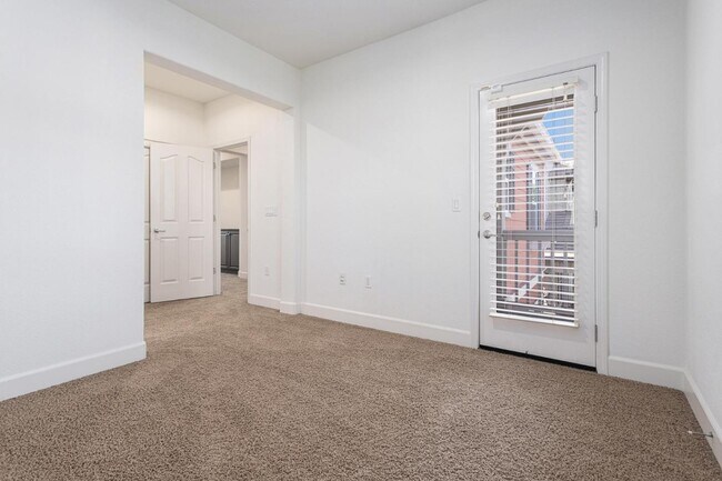 Building Photo - 4970 Trescott Ct