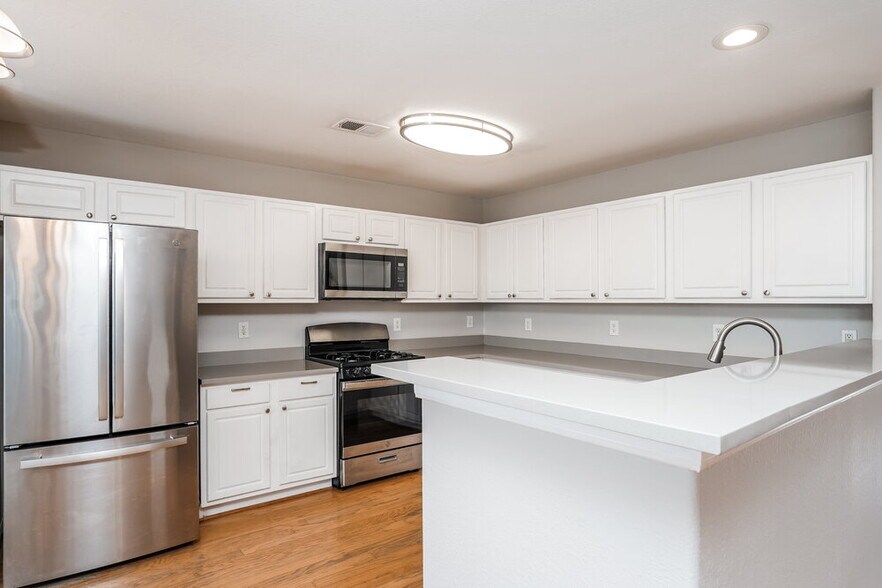 Building Photo - 18114 Shady Cypress Ln