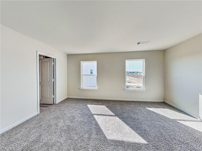 Building Photo - 700 Plant Rd