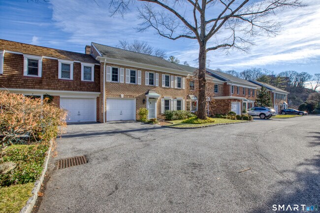 Building Photo - 9 Georgetowne N