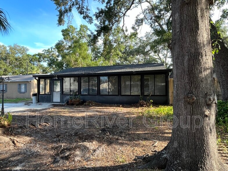 Building Photo - 4715 W Knights Ave