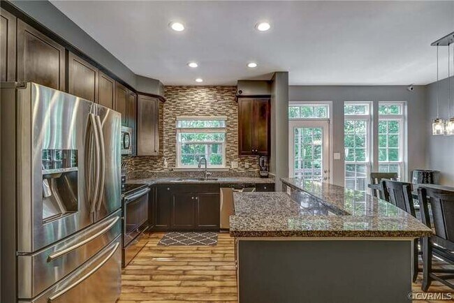 Building Photo - 441 Creekwillow Dr