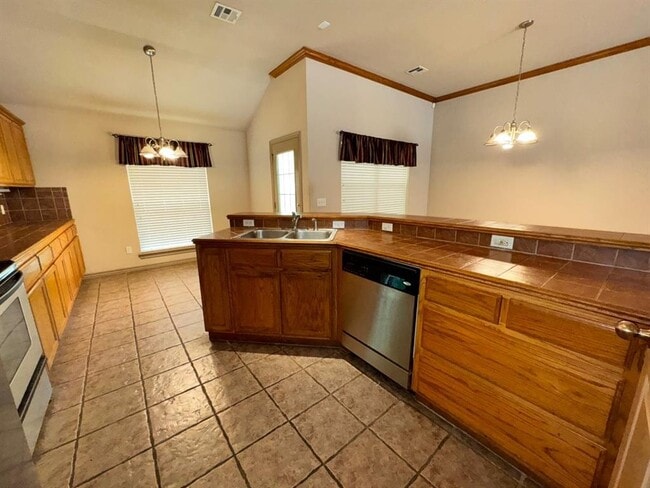Building Photo - 1424 Teakwood Dr