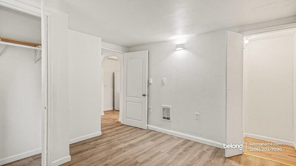 Building Photo - 16702 Linden Ave N