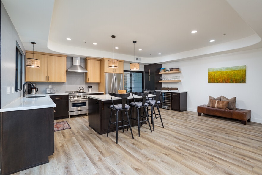 completely remodeled - 162 Avenida Florencia