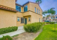 Building Photo - 634 Sumner Way