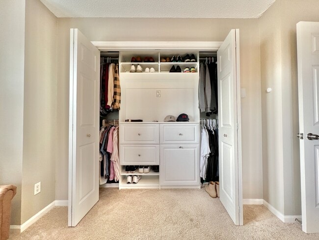 Building Photo - Condo with Convenient Location!