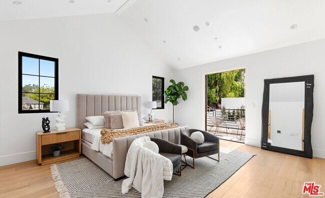 Building Photo - 2565 Patricia Ave