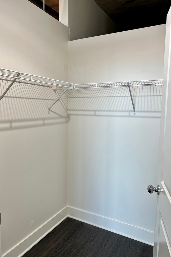 Building Photo - 50 E 16th St