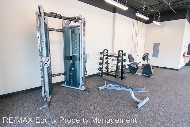 Building Photo - 784 E 500 S