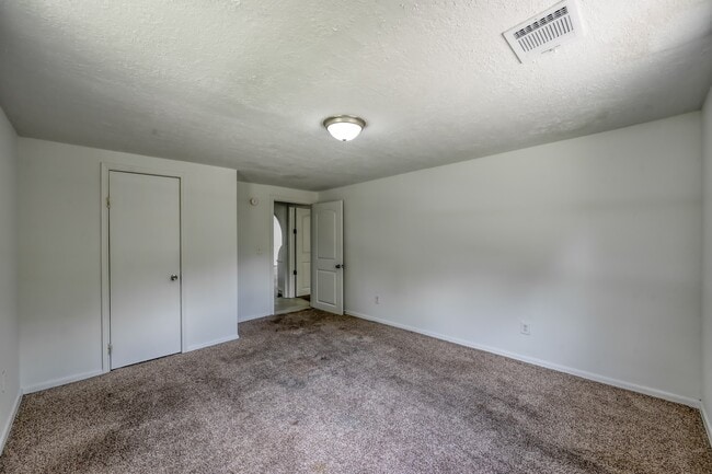 Building Photo - 29906 Hunters Rd