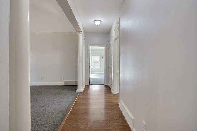 Building Photo - 979 Welbeck Cove