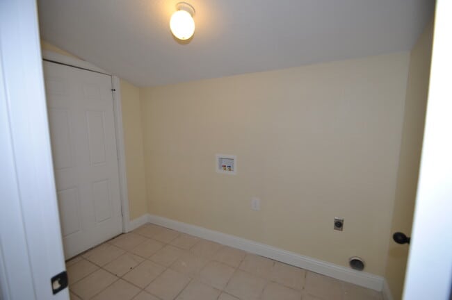 Building Photo - 704 W Moore St