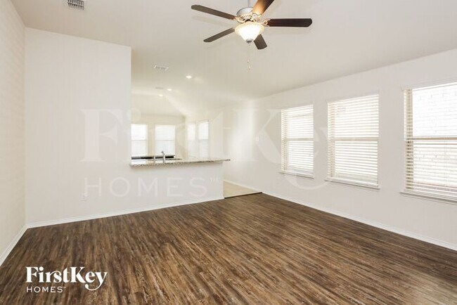 Building Photo - 529 Saguaro Dr