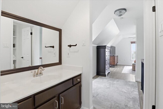 Building Photo - 12845 Mill Brook Ct