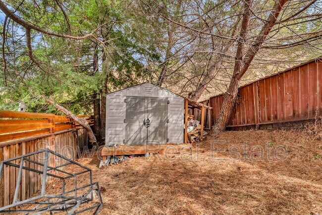 Building Photo - 25551 Maitland Dr