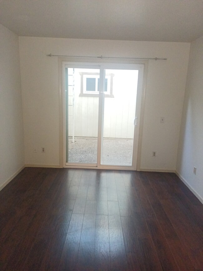 Building Photo - 107 Petrilli Cir