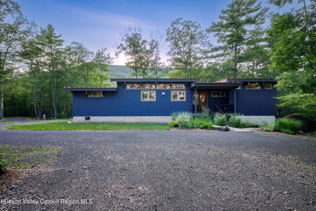 Building Photo - 2 Raycliffe Dr