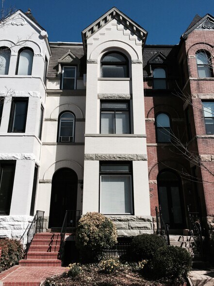 Building Photo - 2129 N St NW