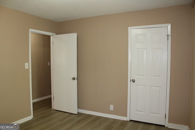 Building Photo - 289 Bruce St