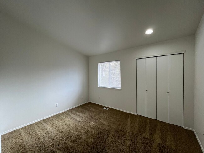 Building Photo - Updated 3 Bedroom Home Near Barkley Village