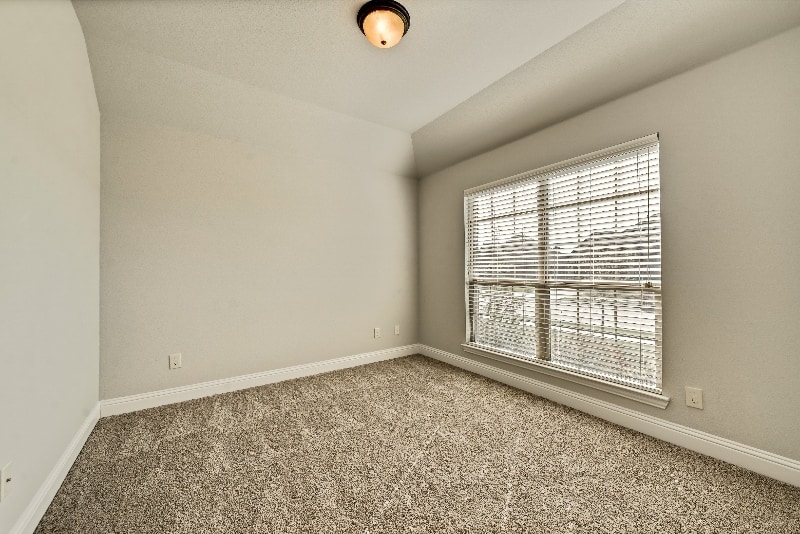 Building Photo - 110 Stallion St