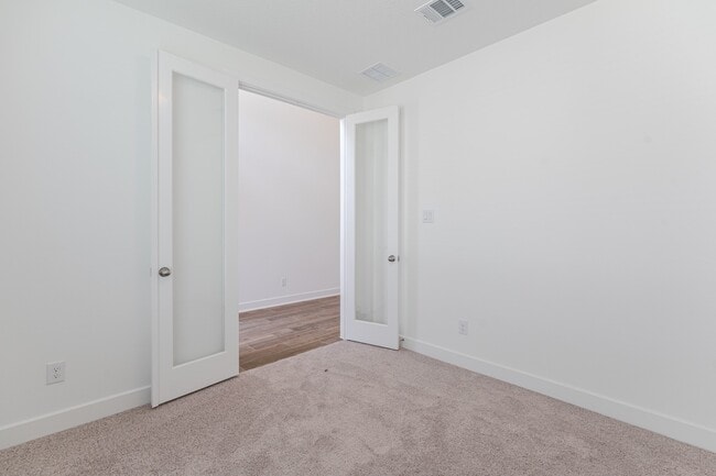 Building Photo - 215 Warbler Song Dr