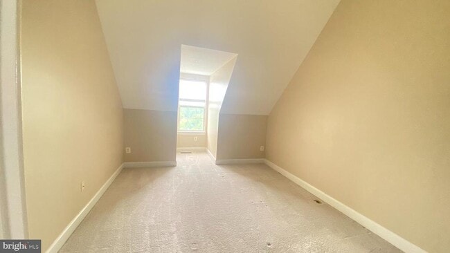 Building Photo - 580 Orchard Ridge Dr