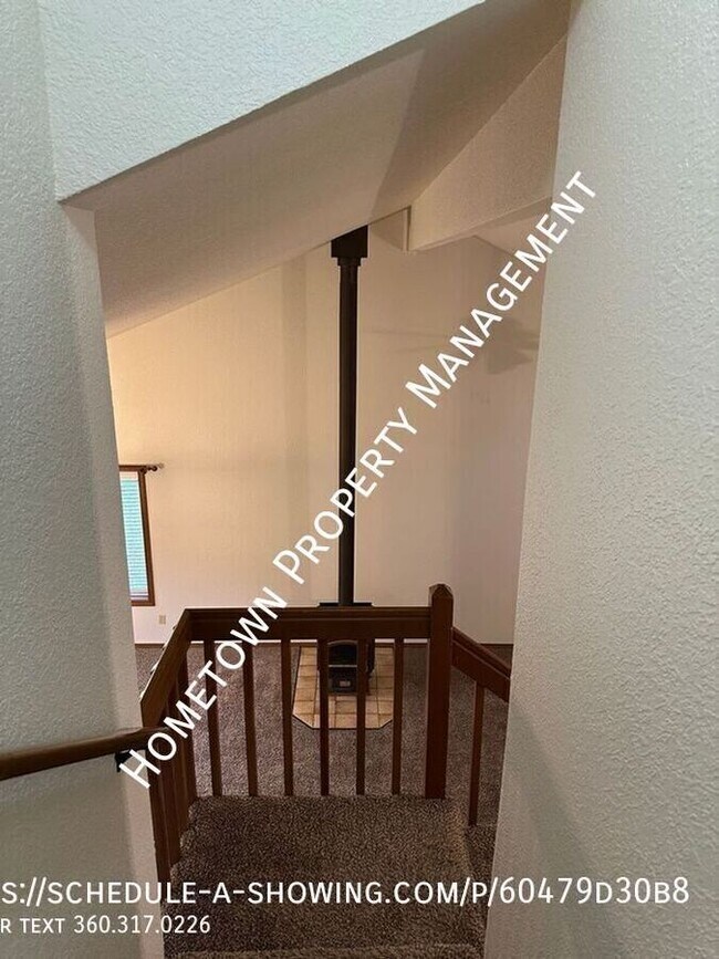 Building Photo - 8526 Oxford Ave SE