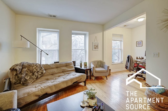 Building Photo - 882 N Marshfield Ave