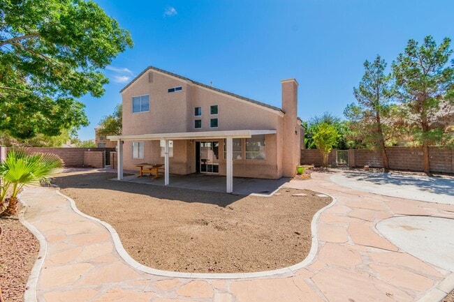 Building Photo - Beautiful 4 bed/ 3 bath home; A must see, ...
