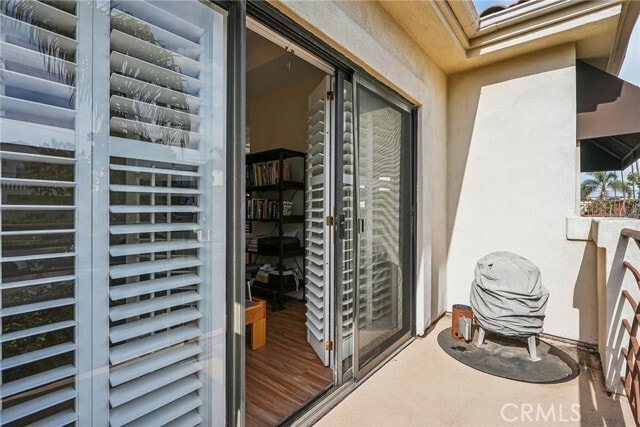 Building Photo - 221 S Francisca Ave