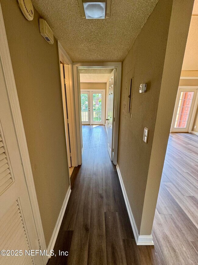 Building Photo - 6654 Bell Tower Ct