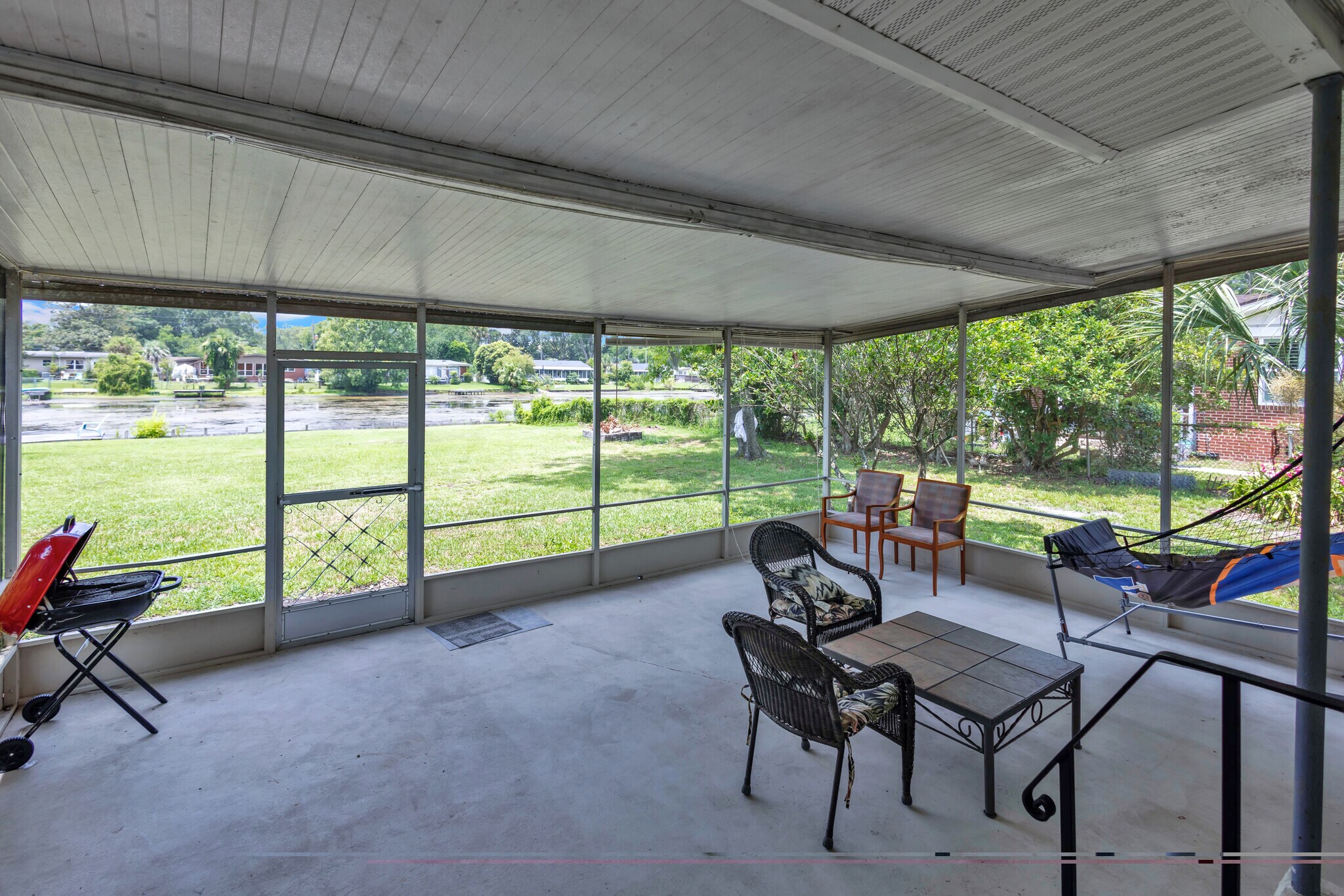 Screen porch - 7464 Old Kings Rd S