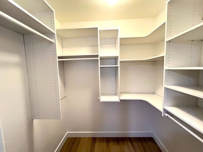 Building Photo - 3 bedroom, 2.5 bathroom home located in Henderson, NV!