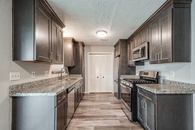 Building Photo - 318 Blue Tail Dr