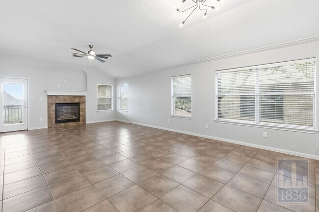 Building Photo - 420 Torrington Dr