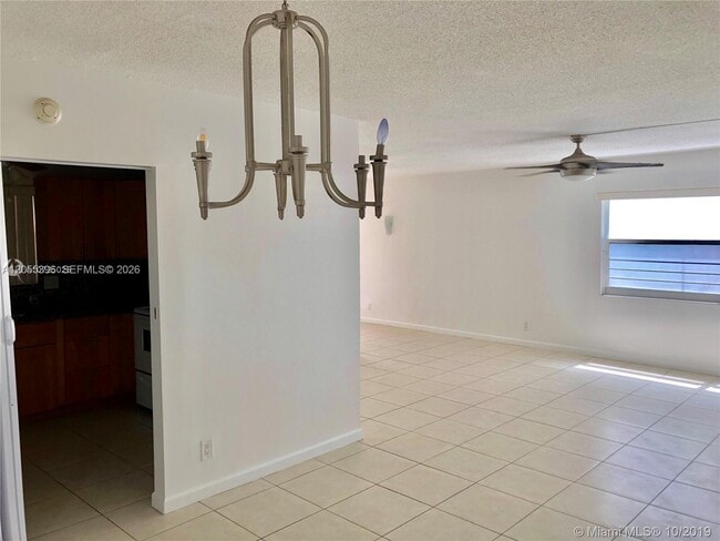 Building Photo - 121 Golden Isles Dr