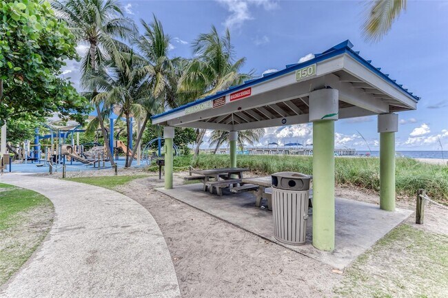 Building Photo - 2900 NE 14th Street Causeway