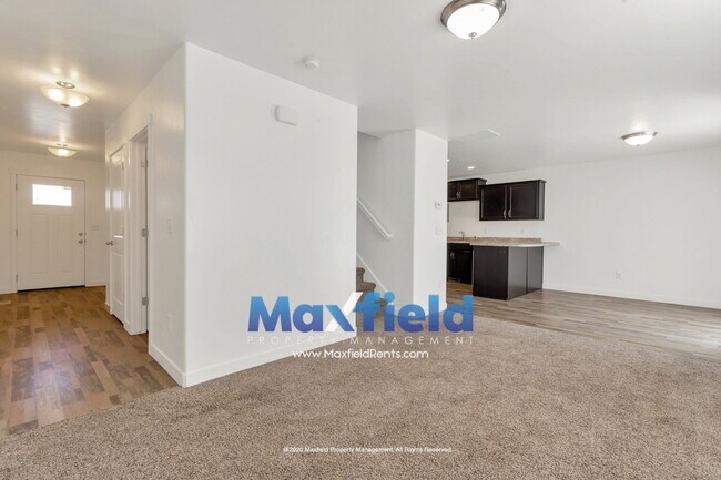 Building Photo - Beautiful Townhouse in Draper - 3 BD 2.5 BA 2 GA - 2250 Square Feet