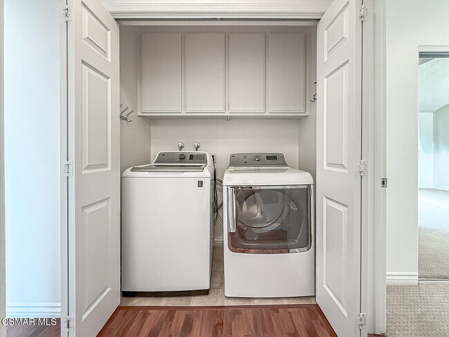 Building Photo - 576 Calle De Las Ovejas