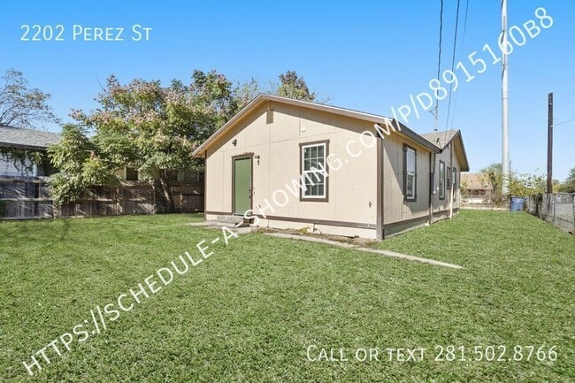 Building Photo - 2202 Perez St