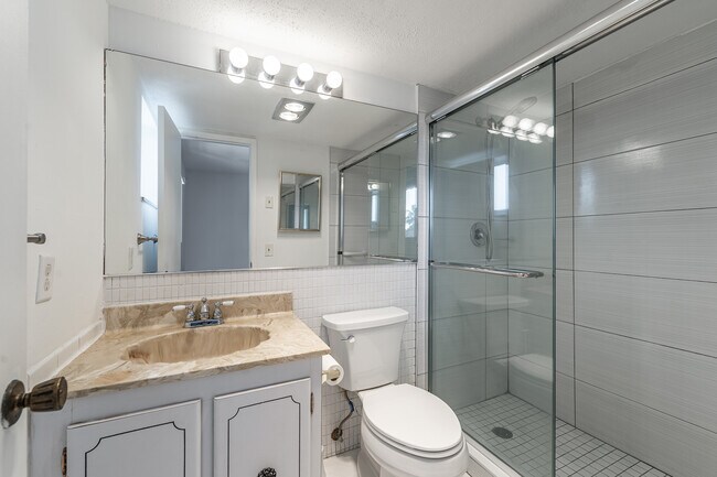 Building Photo - 251 S Cypress Rd